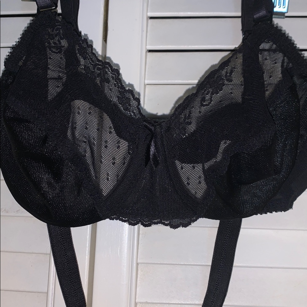 Backless by smoothie lace bra can be strapless 34b